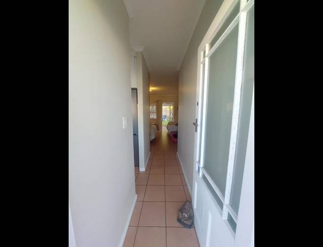 2 BEDROOM PROPERTY TO RENT IN BLOUBERGSTRAND